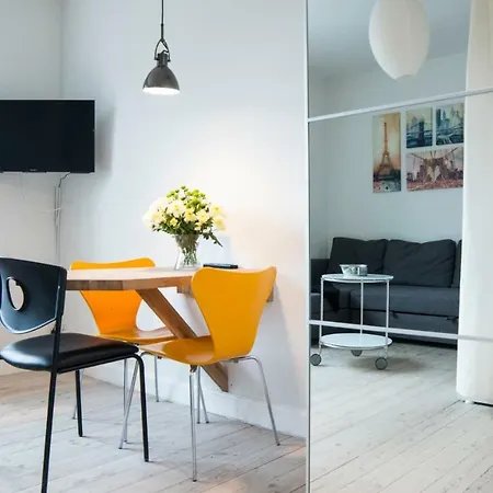 Апартаменты Lovely Near Beach & Metro *