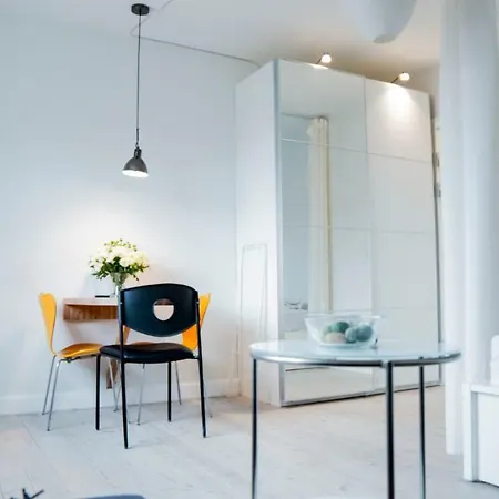 Lovely Near Beach & Metro